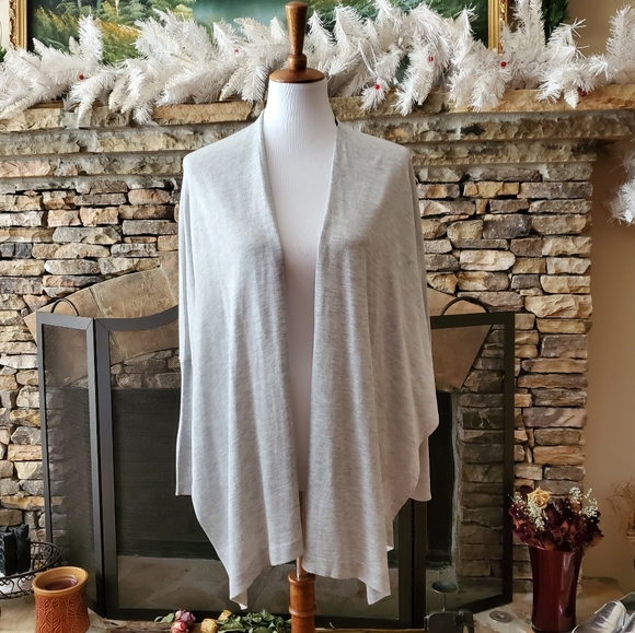 🆕🎁Brooklynn's Cardigan in H.Gray - Picture 1 of 4